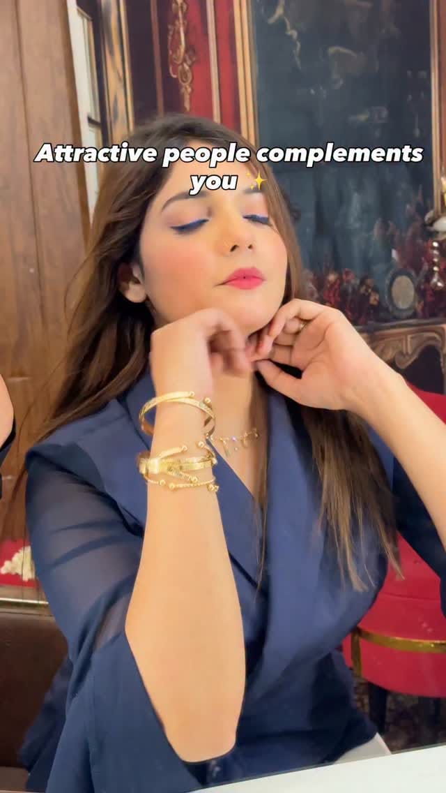 Post 1 by Waliya Siddiqui (Aqsa) on Instagram (video)