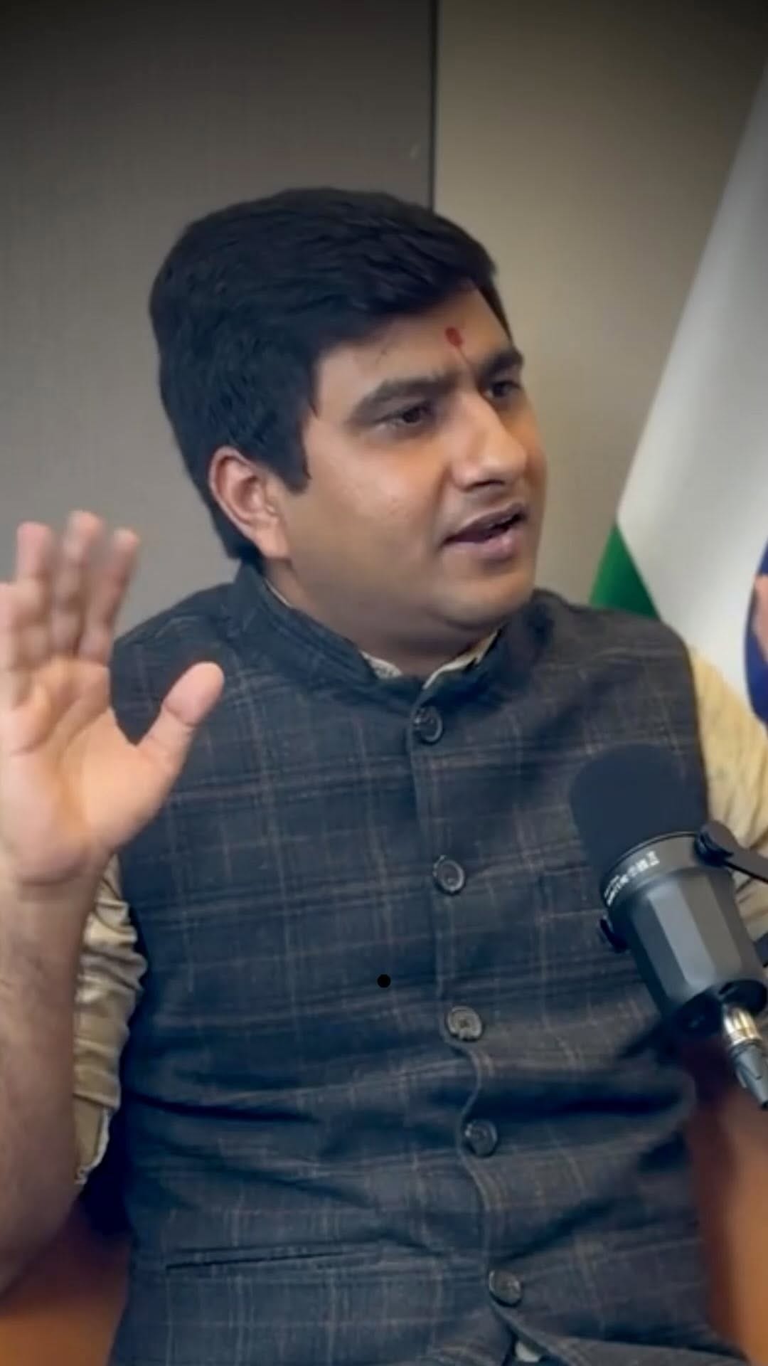 Post 8 by The Gujju Talk on Instagram (video)