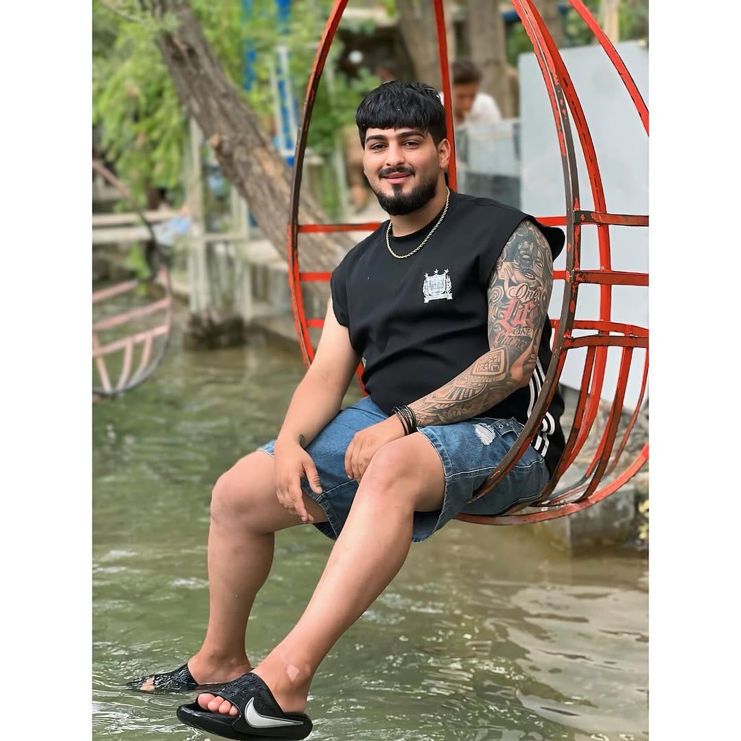 Post 10 by حمودي بن باقي ✪ on Instagram (carousel)