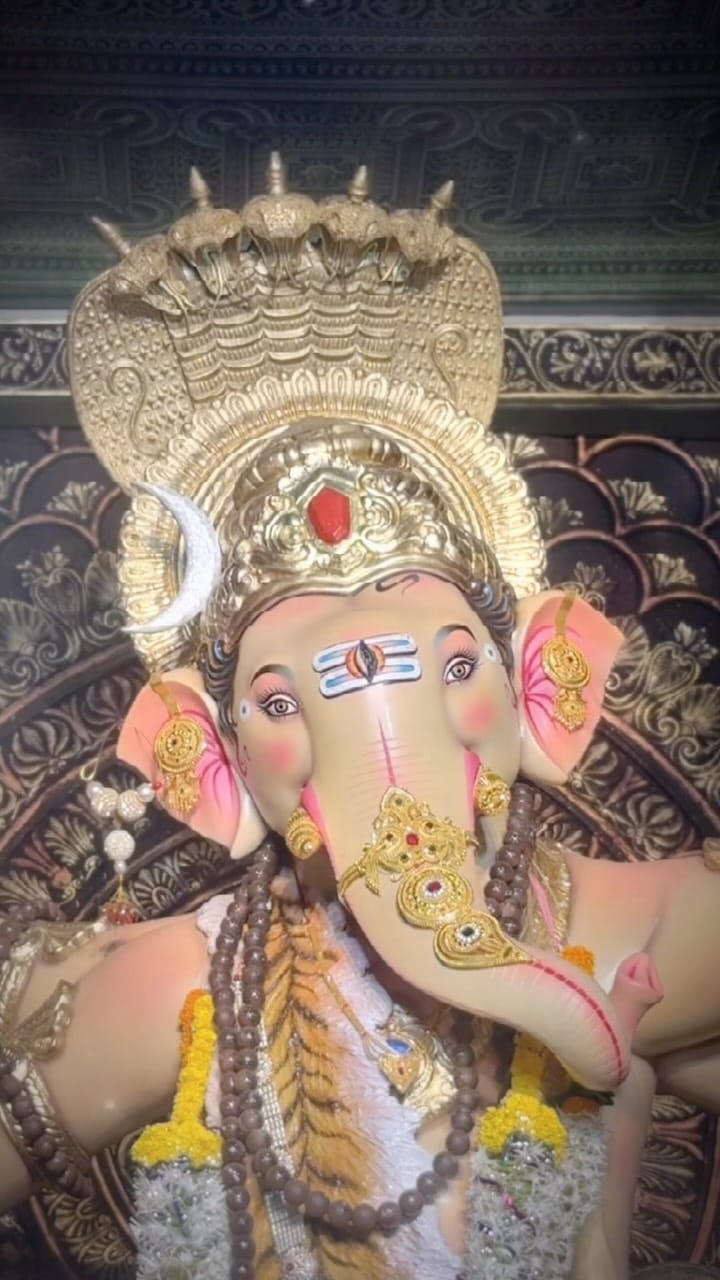 Post 1 by Kalachowkicha Mahaganpati🧿 on Instagram (video)