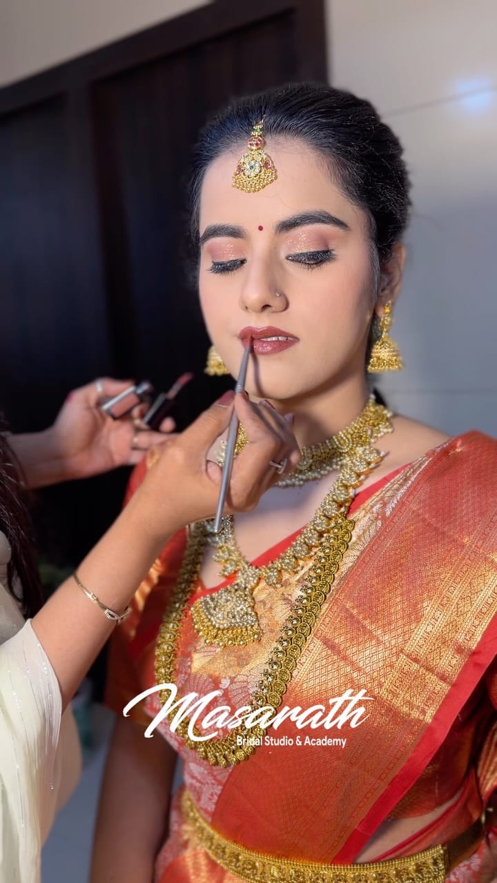 Post 7 by Masarath Makeup Artist on Instagram (video)