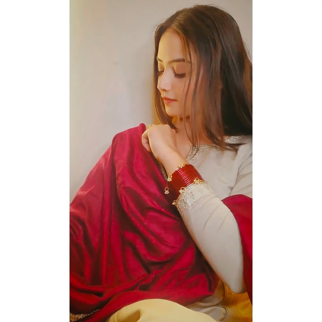 Post 10 by 𝘼𝙝𝙖𝙣𝙖❤ on Instagram (carousel)