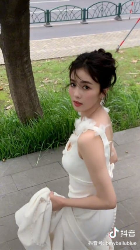 Post 5 by 白鹿 (Bai Lu) on Instagram (video)