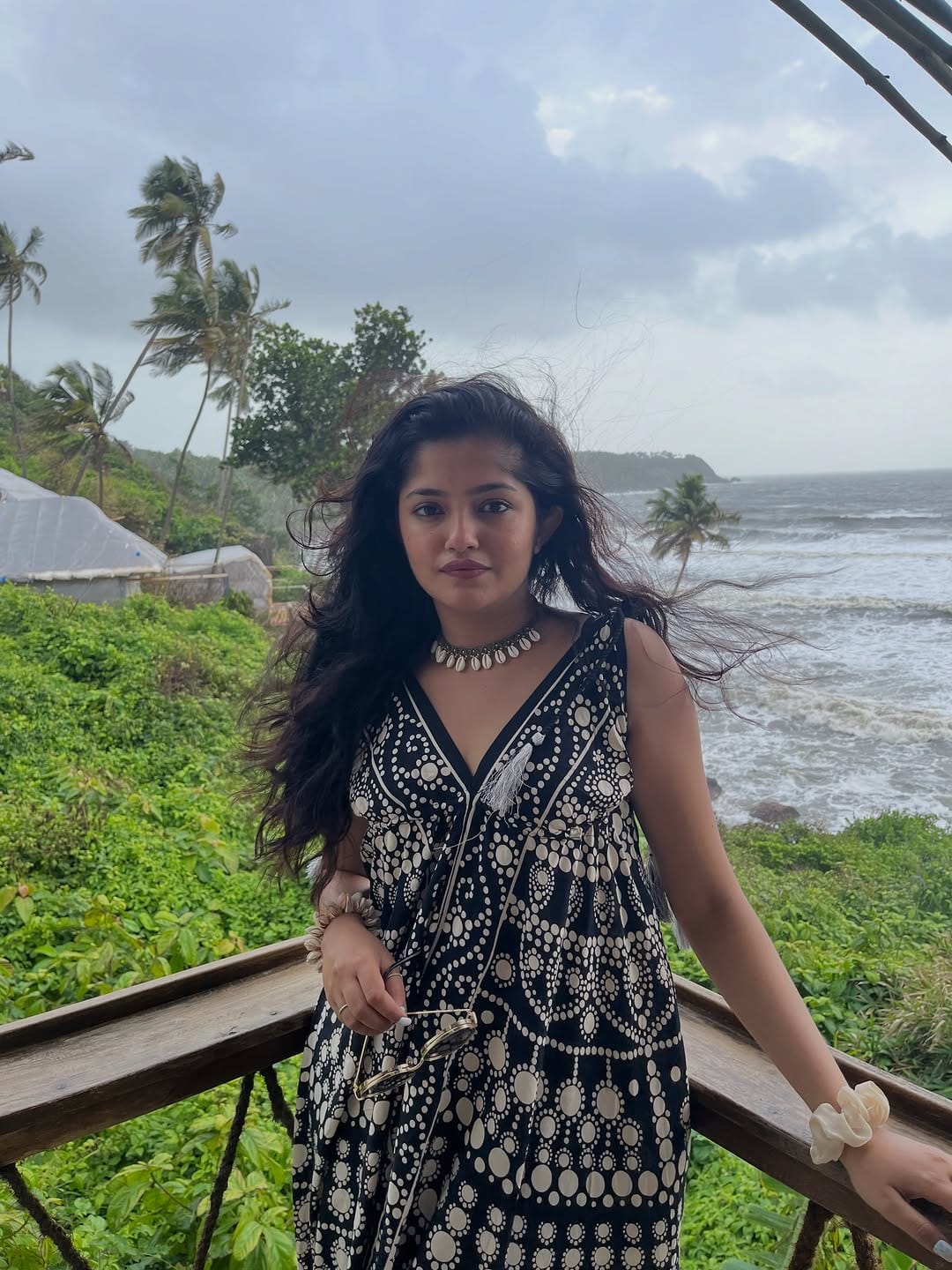 Post 5 by Mansi Natekar ✨ on Instagram (carousel)