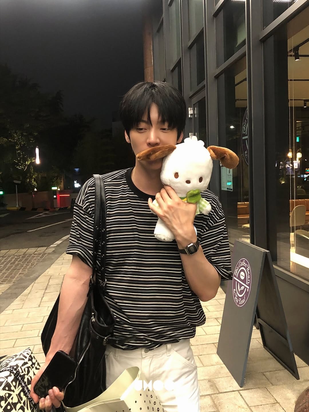 Post 8 by 스튜디오 유후 on Instagram (carousel)