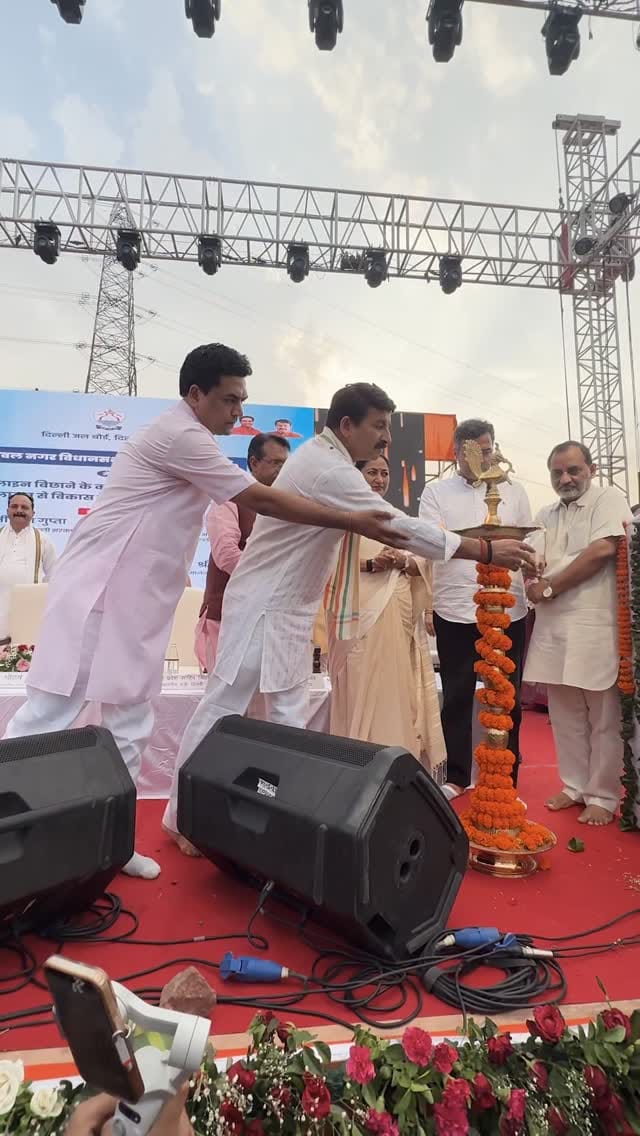 Post 7 by Kapil Mishra on Instagram (video)