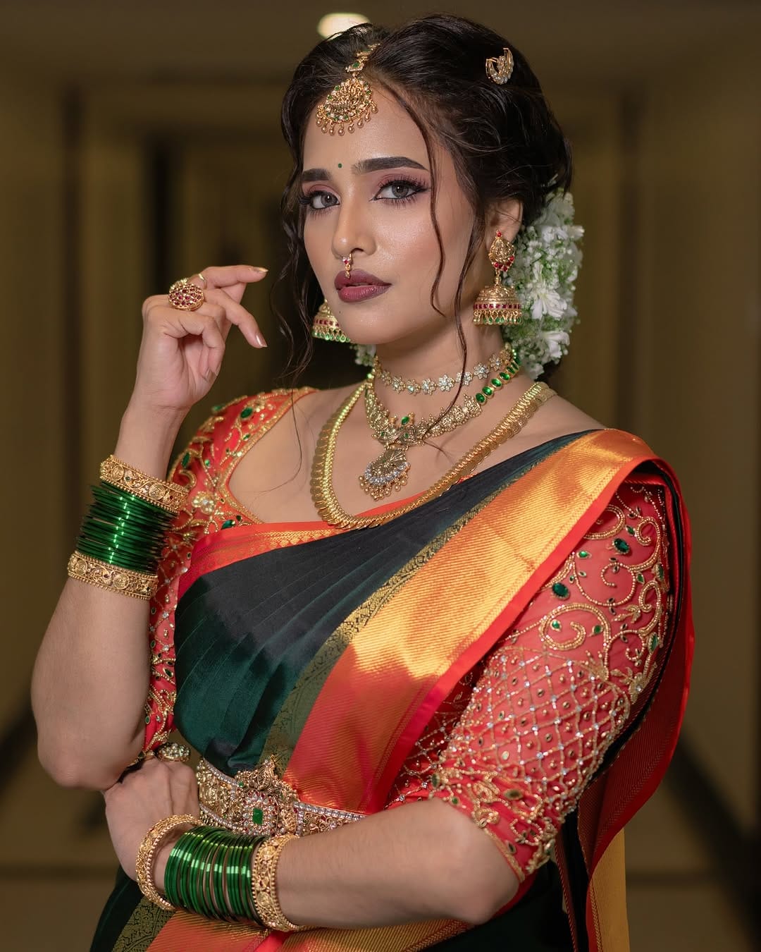 Post 9 by MAKEUP MAASTER AKILAN VASU on Instagram (carousel)
