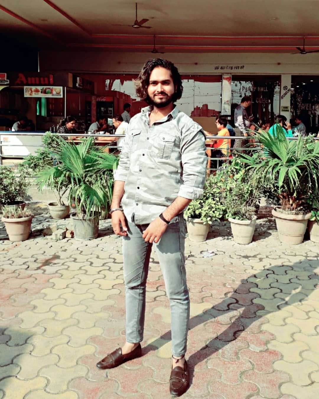 Post 2 by Raj Singhania on Instagram (image)