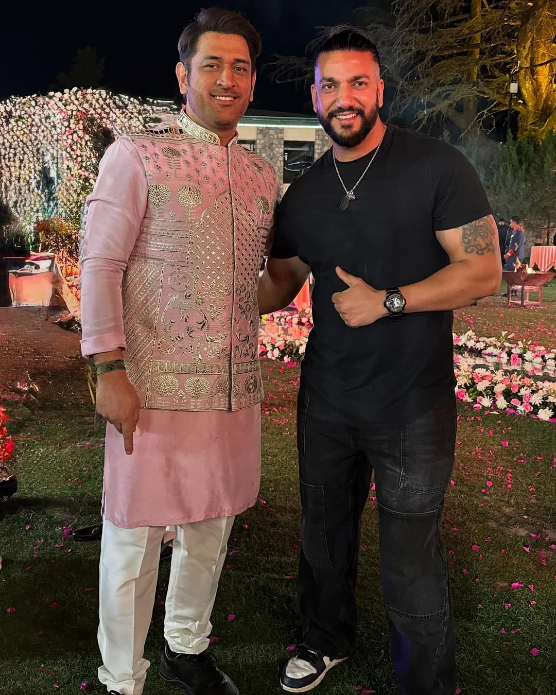 Post 10 by Rahul Nayyar 🧿 on Instagram (image)