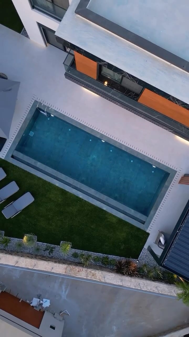 Post 4 by Ezgi Gökçe on Instagram (video)
