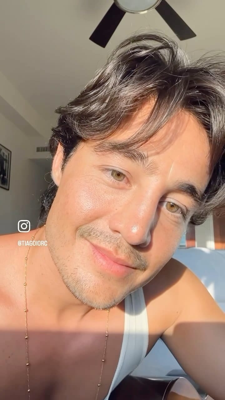 Post 2 by Tiorcs | Fã Clube Tiago Iorc on Instagram (video)
