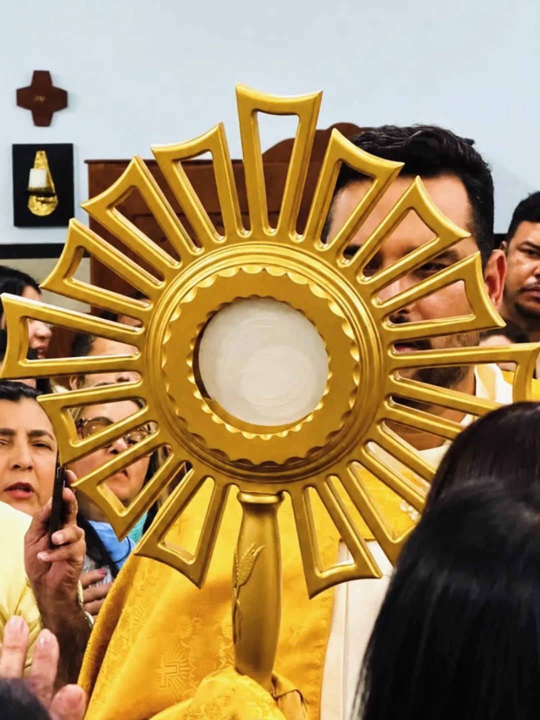 Post 1 by Paróquia São João Batista de Itaim Paulista on Instagram (carousel)