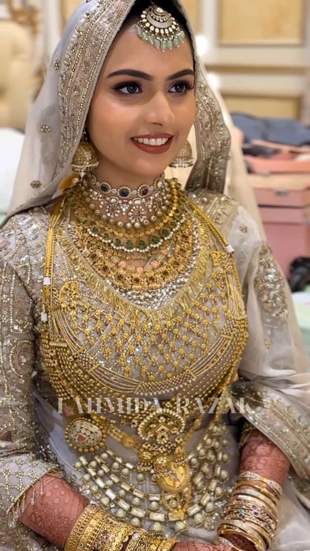 Post 7 by Fahmida Razak | Qatar Makeup Artist 🇶🇦 on Instagram (video)
