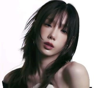Post 2 by K Pop Singer's 🎀 on Instagram (video)