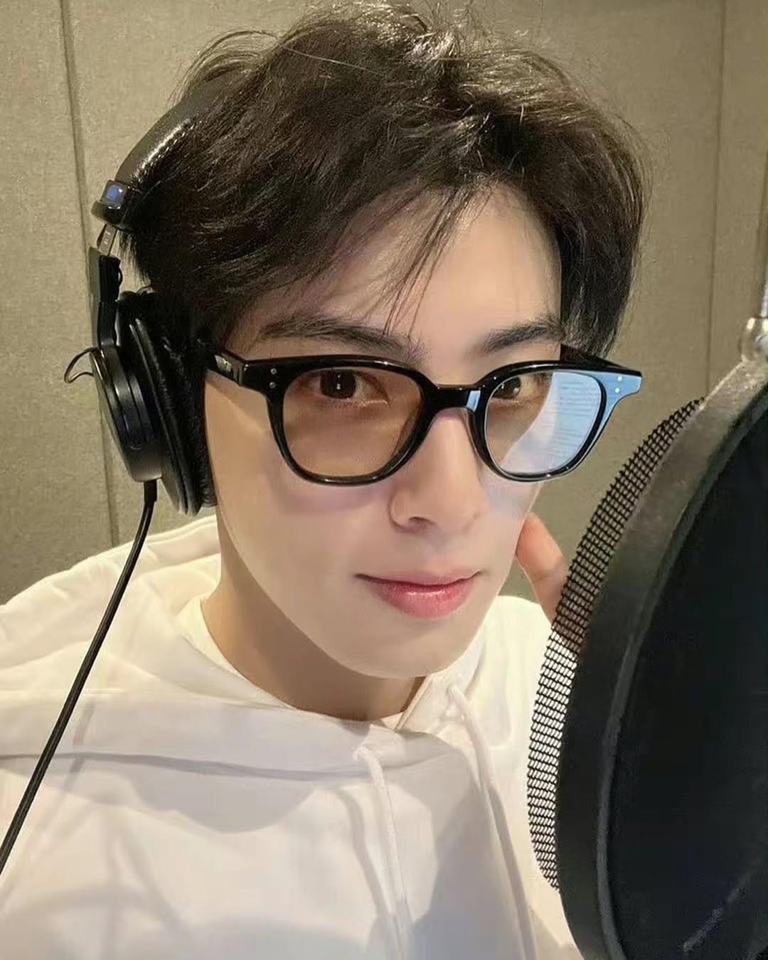 Post 4 by CHAEUNWOO on Instagram (carousel)