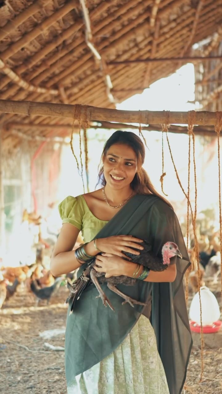 Post 4 by BHANVI BHARDWAJ on Instagram (video)