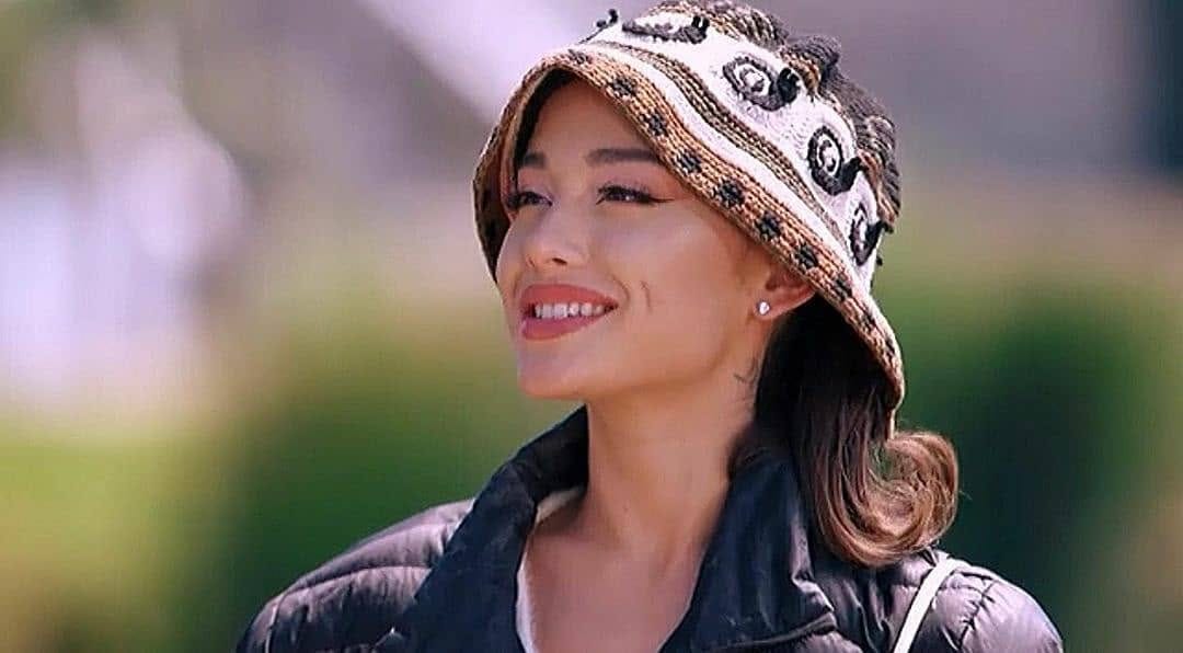 Post 9 by ♥️Ari Fanpage♥️ on Instagram (carousel)
