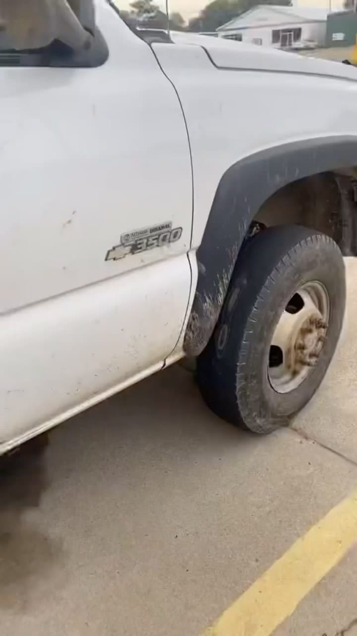 Post 3 by TruckRoyal on Instagram (video)