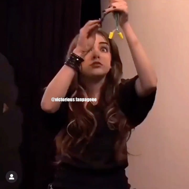 Post 4 by Vic🅃🄾🅁🄸ous Fan Forever 🖤 on Instagram (video)