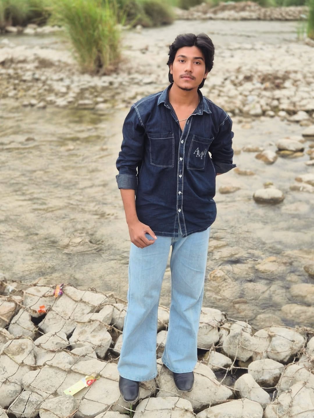 Post 3 by ๛ ＳＨＯＡＩＢ ⚡ on Instagram (carousel)