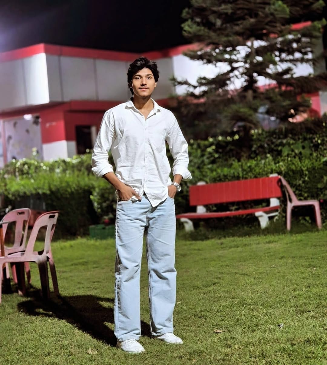 Post 10 by ๛ ＳＨＯＡＩＢ ⚡ on Instagram (carousel)