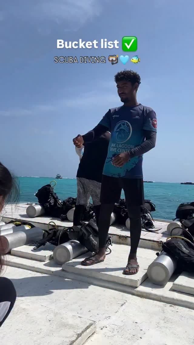 Post 2 by 𝐑𝐀𝐍𝐀 𝐑𝐀𝐅𝐈 | رنا 🛞💨 on Instagram (video)