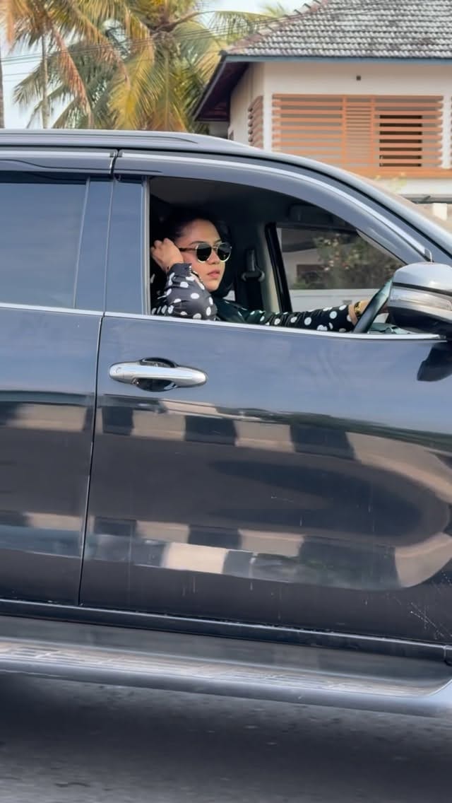 Post 4 by 𝐑𝐀𝐍𝐀 𝐑𝐀𝐅𝐈 | رنا 🛞💨 on Instagram (video)