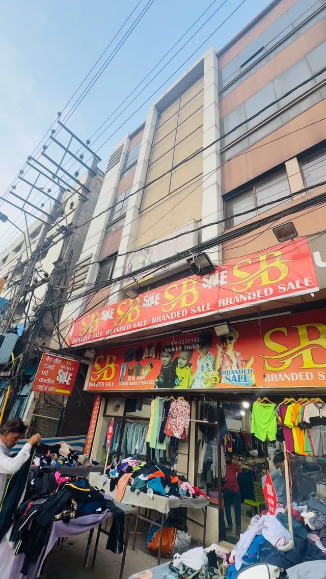 Post 4 by SB branded sale on Instagram (video)