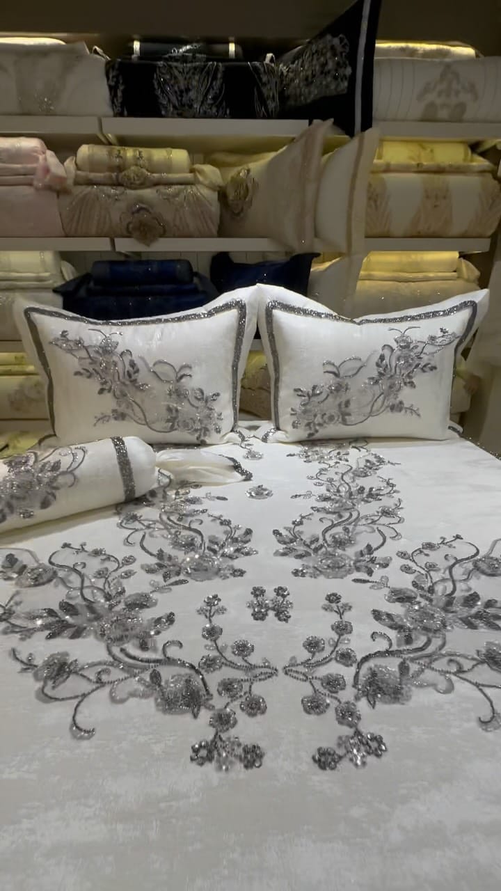 Post 9 by Palacio.Casa on Instagram (video)
