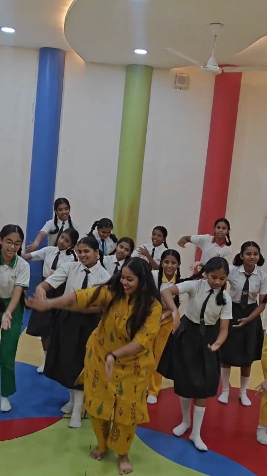 Post 5 by Rutuja Chavan on Instagram (video)