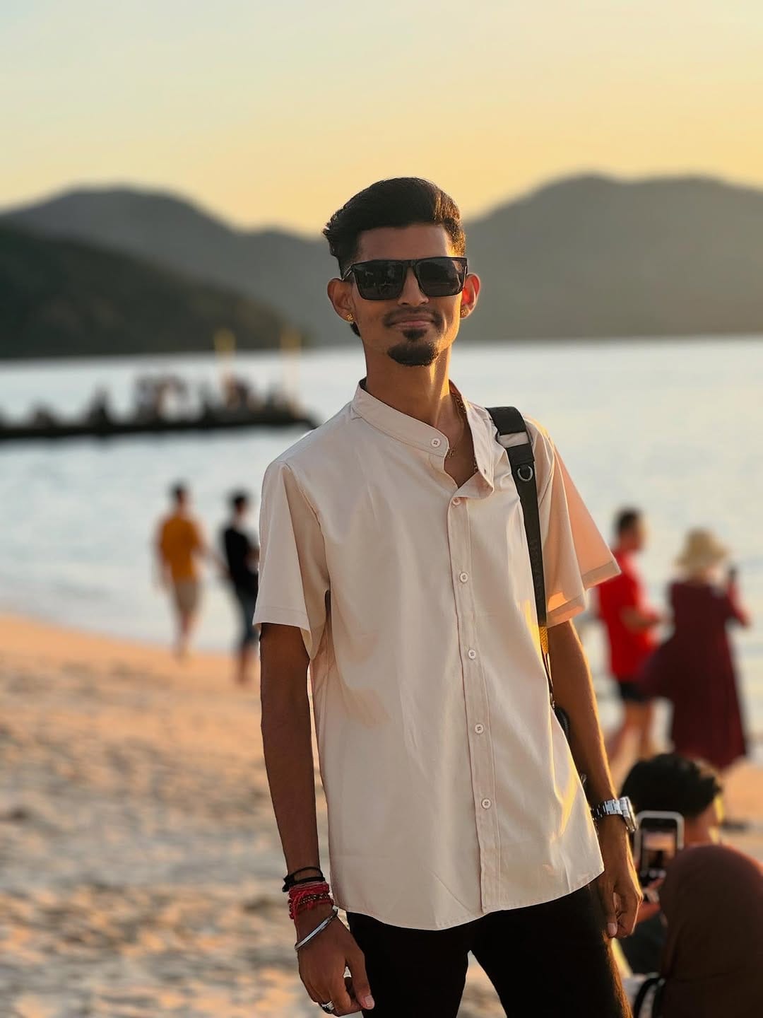 Post 5 by  தினேஷ்வரன்🐊 on Instagram (carousel)