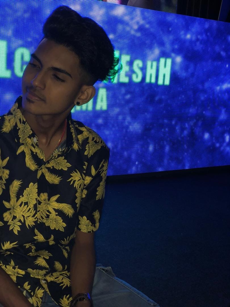 Post 2 by  தினேஷ்வரன்🐊 on Instagram (carousel)