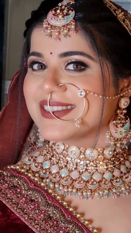 Post 6 by Preeti Arora on Instagram (video)
