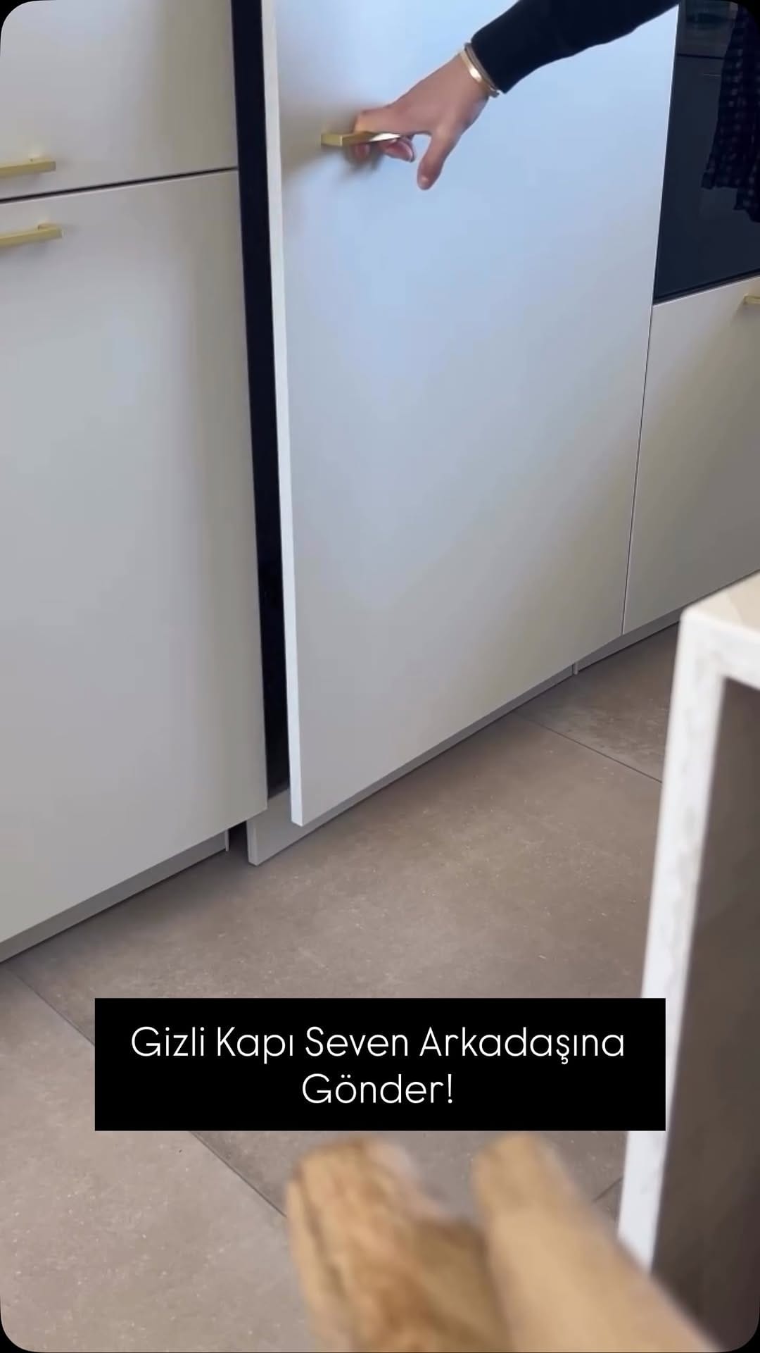 Post 3 by DECORHUB on Instagram (video)