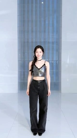 Post 3 by TWICE on Instagram (video)