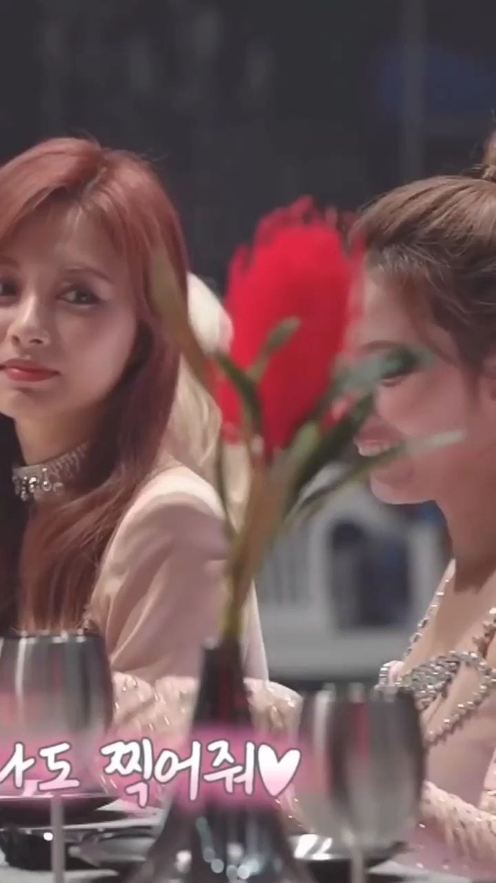 Post 9 by TWICE on Instagram (video)