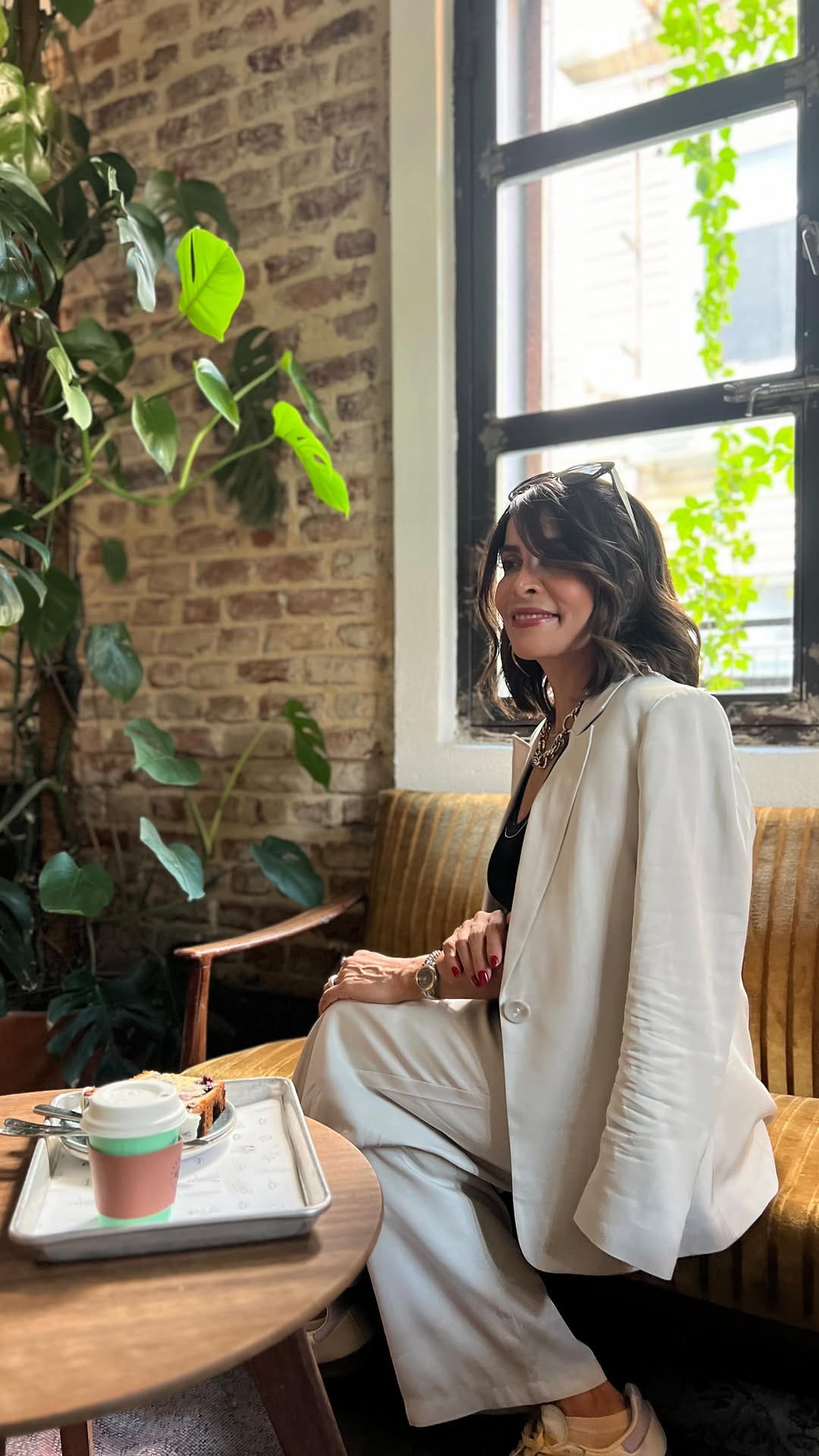 Post 6 by Elham Varasteh on Instagram (video)