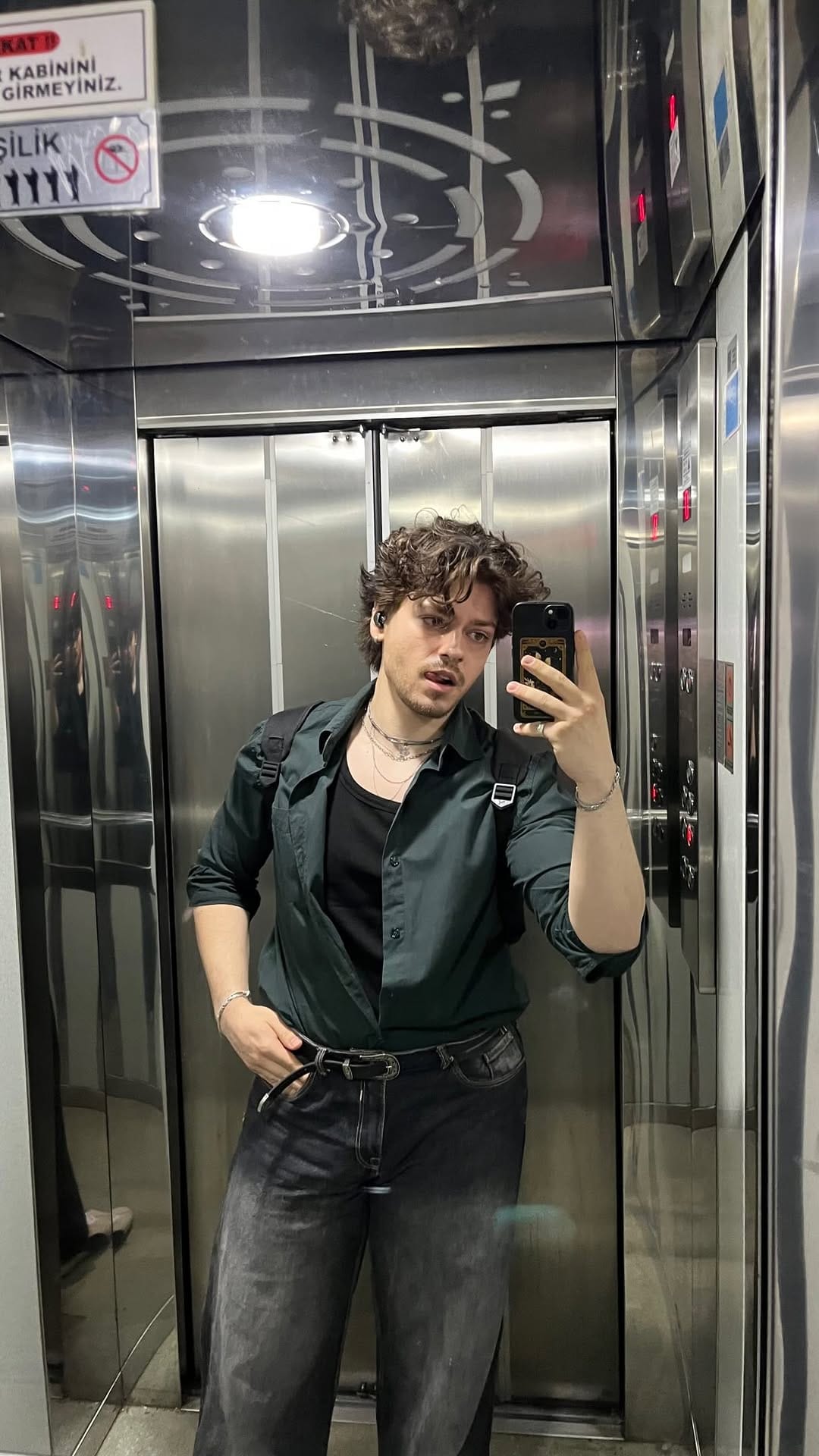 Post 2 by Efe Sevim on Instagram (video)