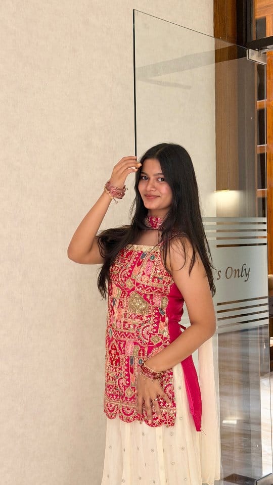 Post 1 by Aashi 🦋❤️ on Instagram (video)