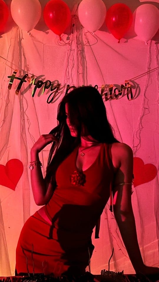 Post 8 by Aashi 🦋❤️ on Instagram (video)
