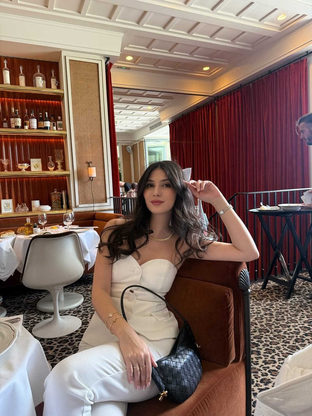 Post 8 by Zeynep Yaman on Instagram (carousel)
