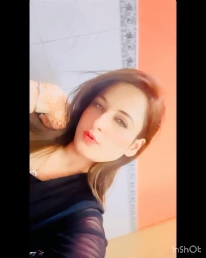 Post 3 by Seema Khan on Instagram (video)