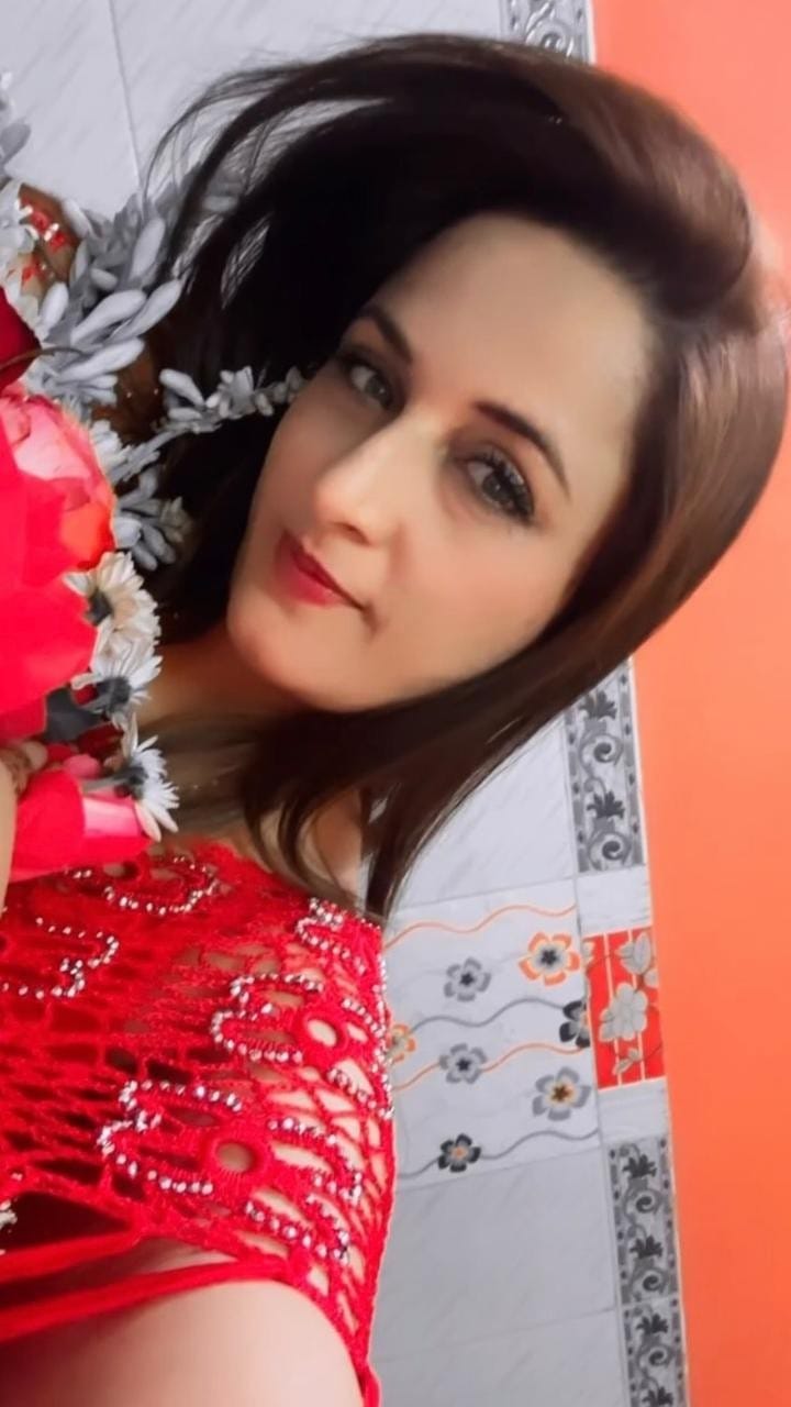 Post 5 by Seema Khan on Instagram (video)