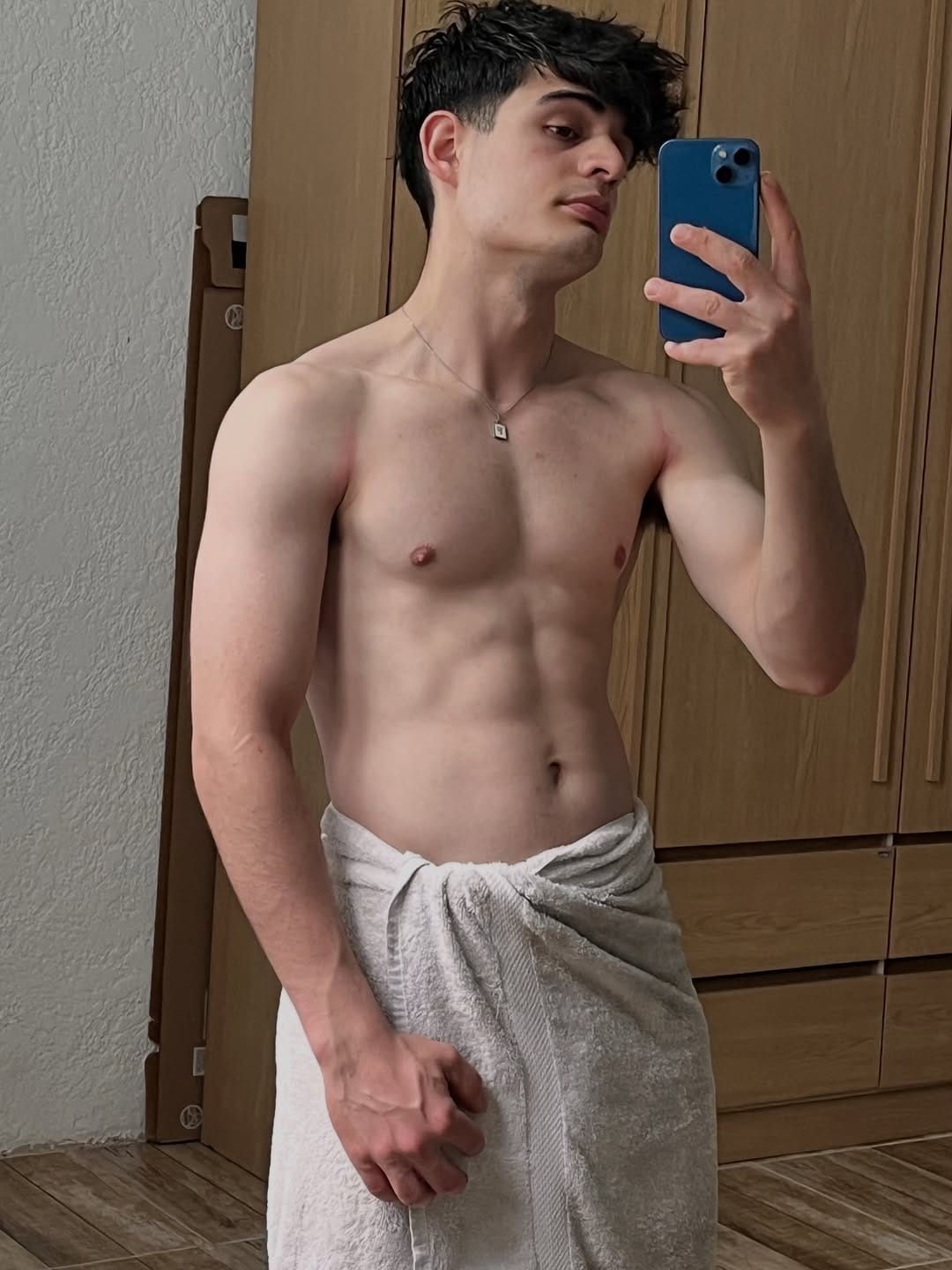 Post 3 by Felipe🧸🩵 on Instagram (carousel)