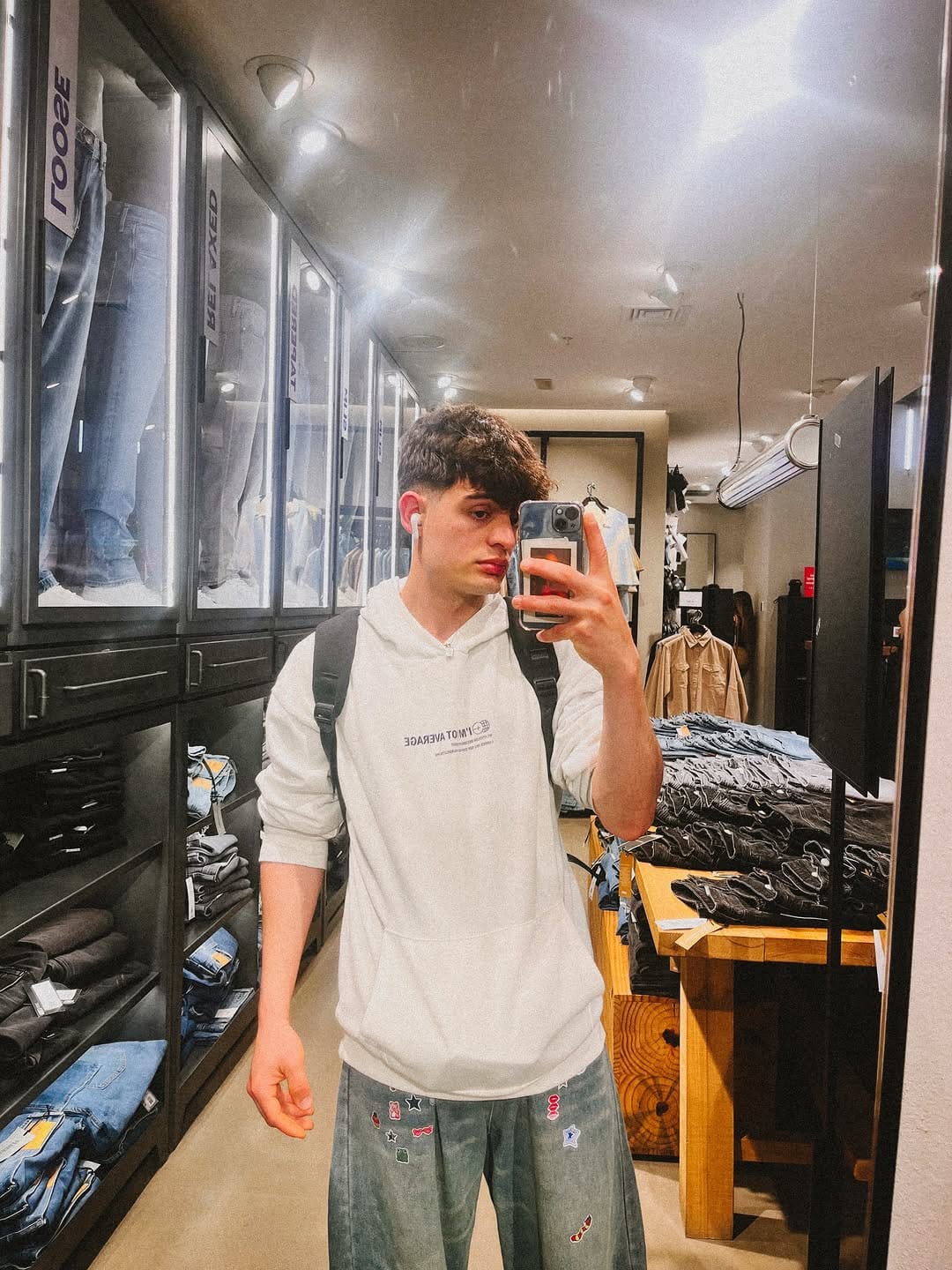 Post 4 by Felipe🧸🩵 on Instagram (carousel)