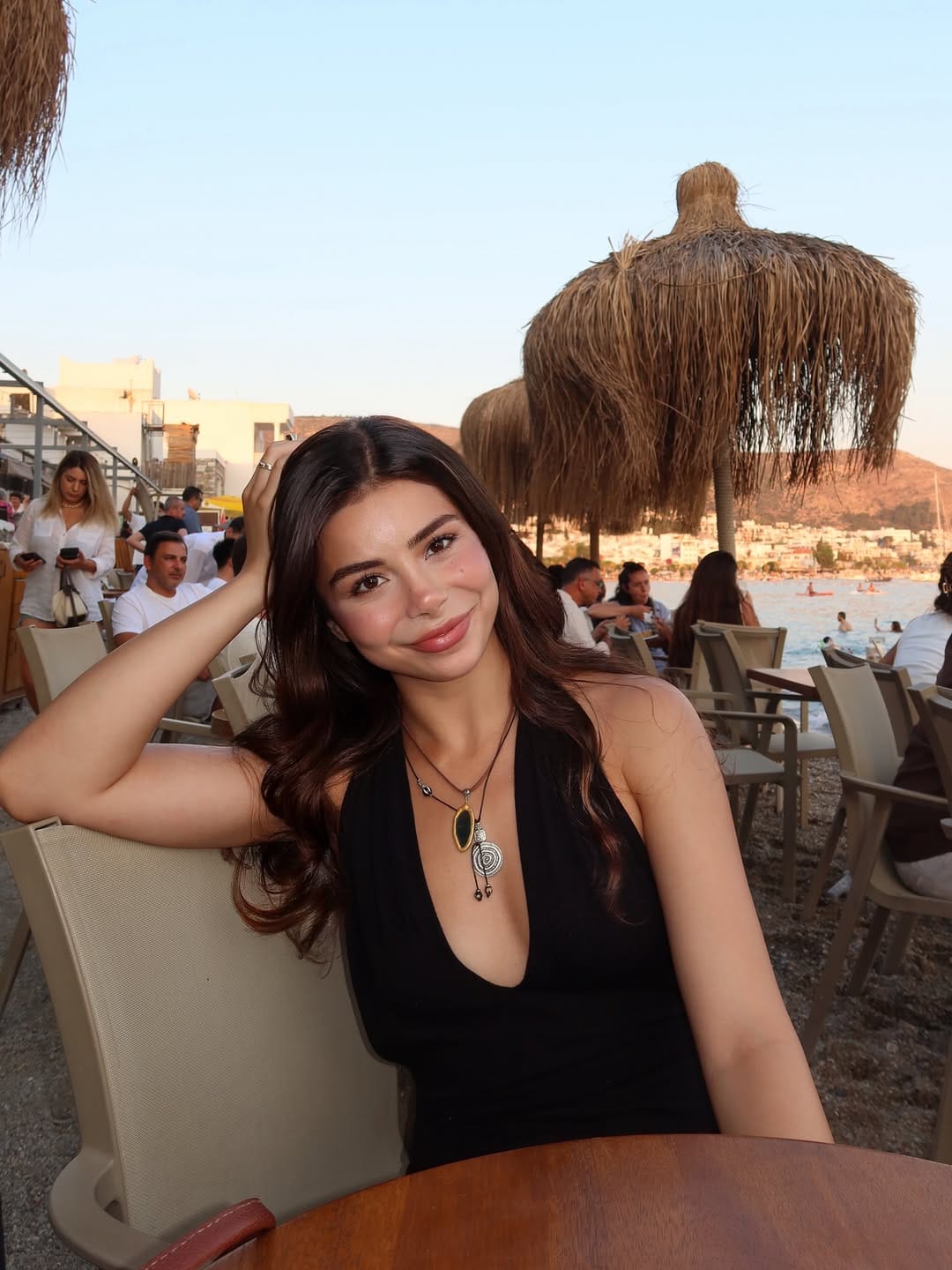 Post 1 by Alâra Kaya on Instagram (carousel)