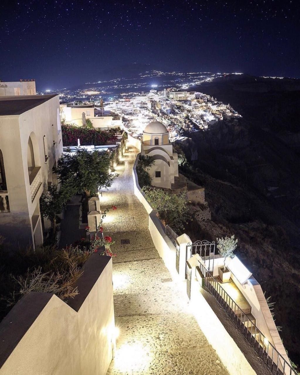 Post 3 by Travels.dream on Instagram (image)