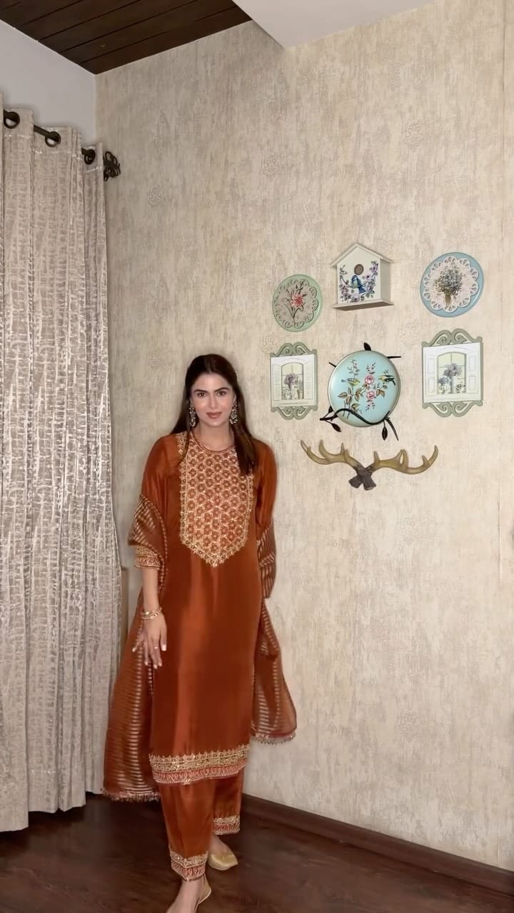 Post 4 by Komal Sandhu on Instagram (video)