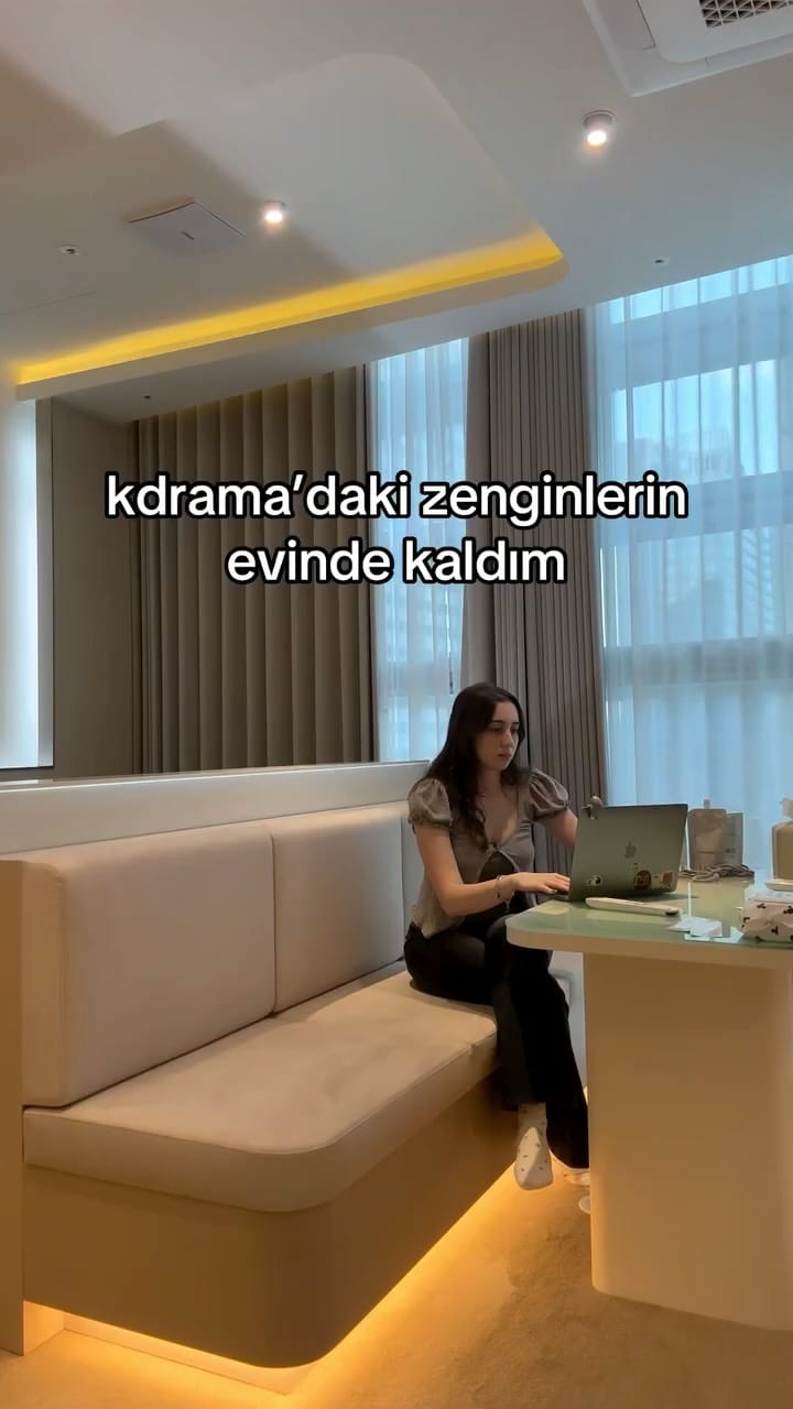 Post 2 by Defne Tanrıverdi on Instagram (video)