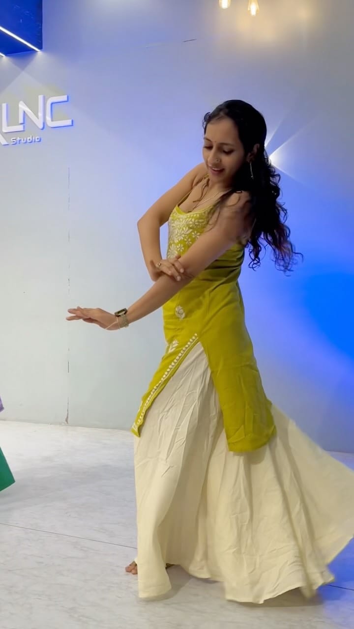 Post 3 by Samriddha Banerjee | Dancer | Choreographer on Instagram (video)